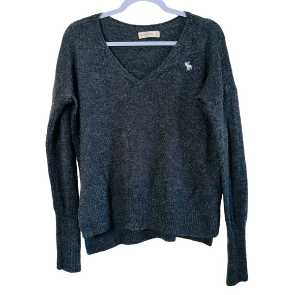 Abercrombie & Fitch V-Neck Wool blend Oversized Sweater ‎ - Women's - Picture 1 of 6